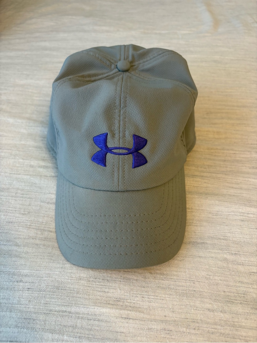 Under Armour Women’s Grey Hat with Purple Logo – Great Condition